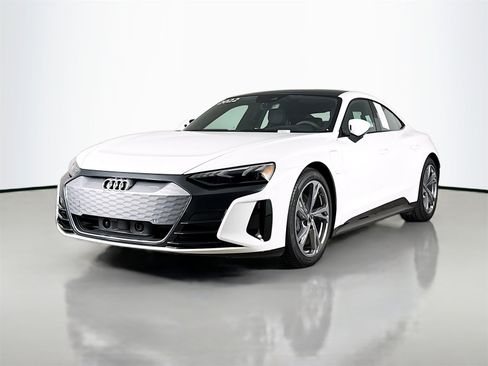 Certified 2022 Audi e-tron GT Premium Plus image 3
