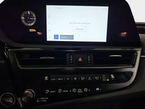 Certified 2025 Lexus ES 350 FWD image 19