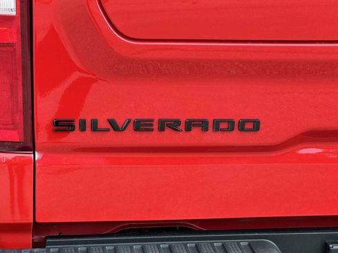 Certified 2022 Chevrolet Silverado 1500 LT Trail Boss w/ LT Trail Boss Premium Package AWD/4WD image 13