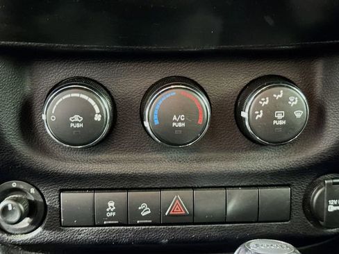 Used 2016 Jeep Wrangler Unlimited Sport w/ Quick Order Package 24S AWD/4WD image 13