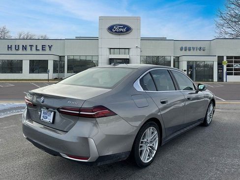 Used 2024 BMW 530i xDrive image 5