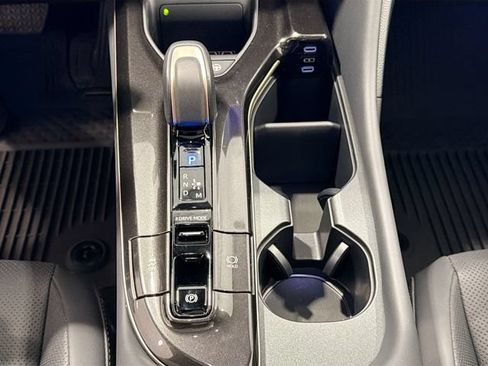 Certified 2024 Toyota Crown Platinum AWD/4WD image 14