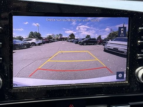 Used 2022 Hyundai Elantra SEL w/ Convenience Package FWD image 20