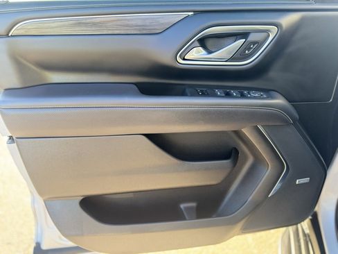 Used 2021 GMC Yukon SLT w/ SLT Premium Package image 11