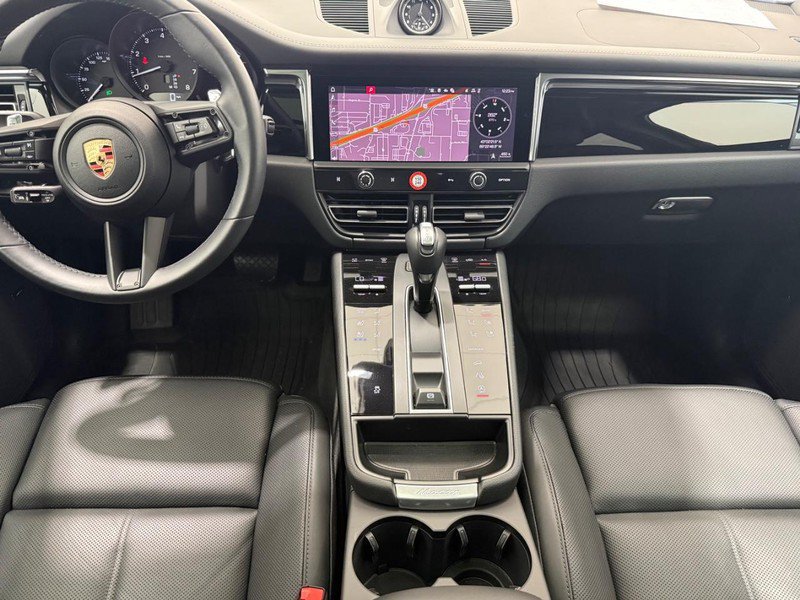 Used 2025 Porsche Macan AWD/4WD image 14