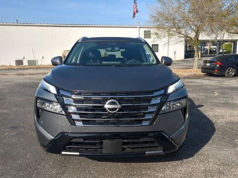 Certified 2025 Nissan Rogue Platinum w/ Tech Package AWD/4WD image 9