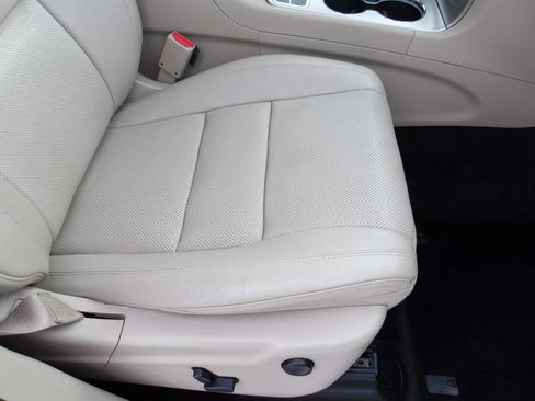 Used 2014 Jeep Grand Cherokee Limited w/ Luxury Group II image 23