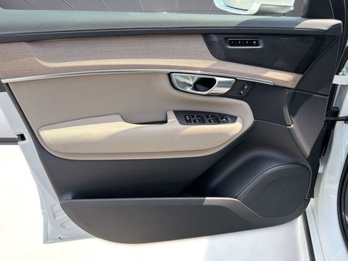Certified 2025 Volvo XC90 B6 Plus AWD/4WD image 21