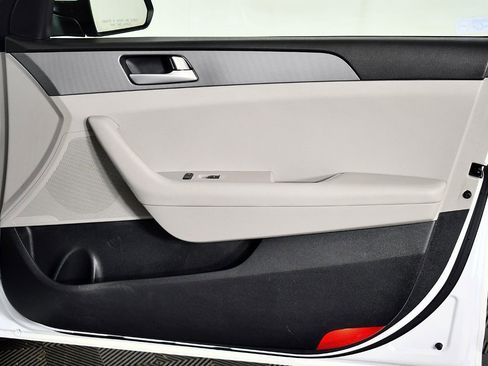 Used 2015 Hyundai Sonata SE image 32