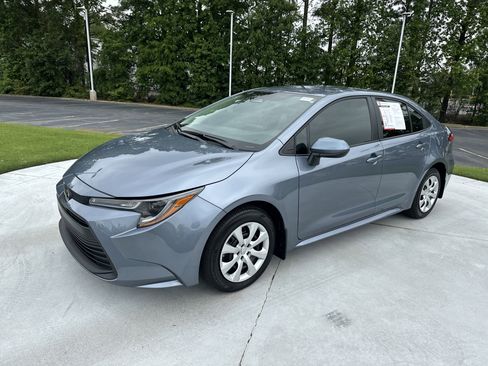 Used 2026 Toyota Corolla LE FWD image 5