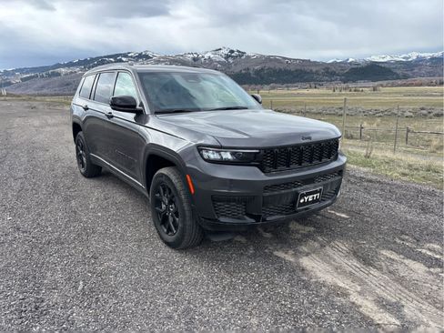 New 2025 Jeep Grand Cherokee L Altitude image 24