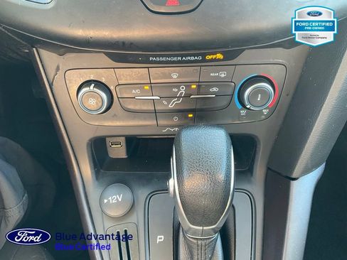 Used 2018 Ford Focus SE FWD image 11