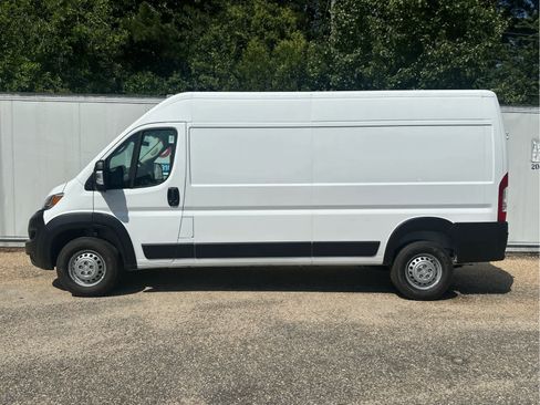 New 2025 RAM ProMaster 2500 w/ Convenience Group image 7