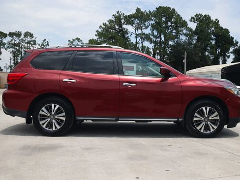 Used 2017 Nissan Pathfinder S FWD image 8