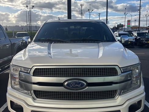Used 2018 Ford F150 Platinum w/ Equipment Group 701A Luxury image 8
