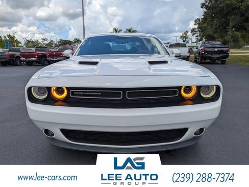 Used 2015 Dodge Challenger SXT Plus w/ Driver Convenience Group RWD image 8