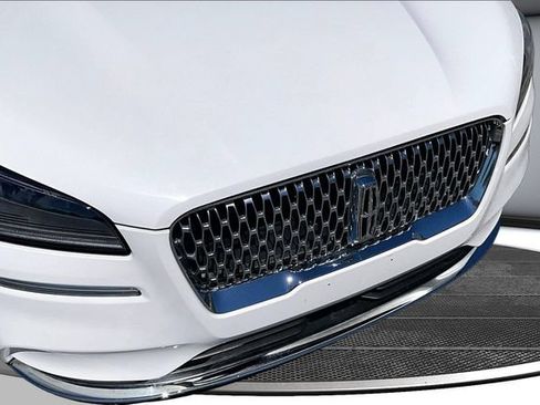 Used 2021 Lincoln Corsair AWD w/ Premium Package image 32