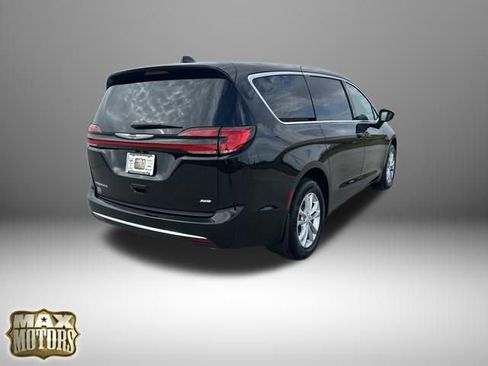 New 2026 Chrysler Pacifica Select image 9