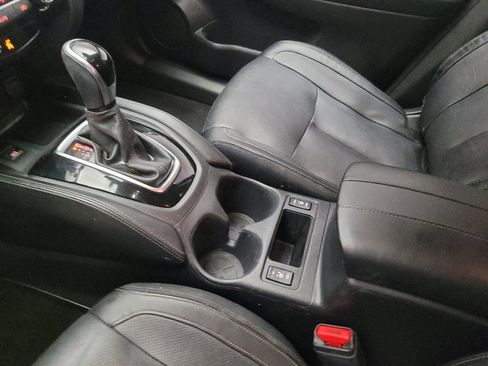 Used 2019 Nissan Rogue SL FWD image 26