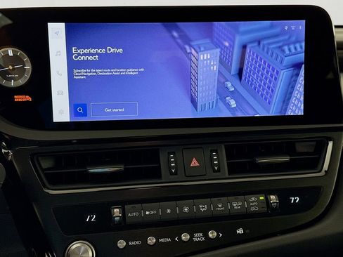 Used 2025 Lexus ES 350 w/ Premium Package image 12