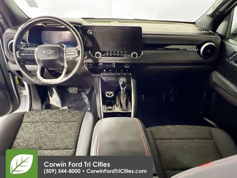 Used 2025 Chevrolet Colorado Z71 w/ Technology Package AWD/4WD image 7