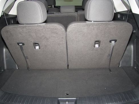 Used 2023 Kia Sorento LX FWD image 16