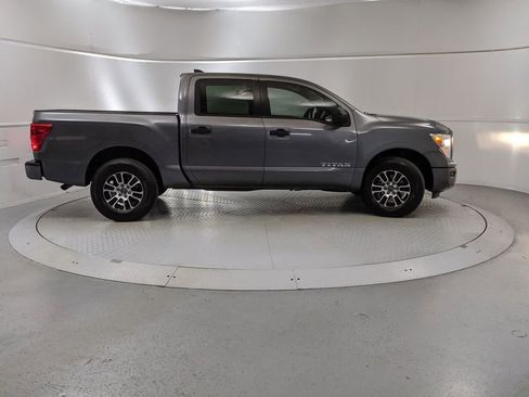 Used 2024 Nissan Titan SV image 2