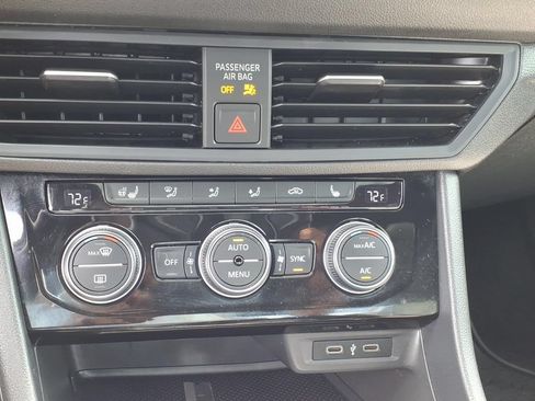 Used 2021 Volkswagen Jetta R-Line w/ R-Line Cold Weather Package FWD image 8
