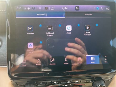 New 2025 Jeep Grand Cherokee Limited w/ Luxury Tech Group II image 42