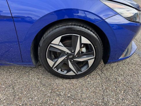 Used 2021 Hyundai Elantra Limited image 9