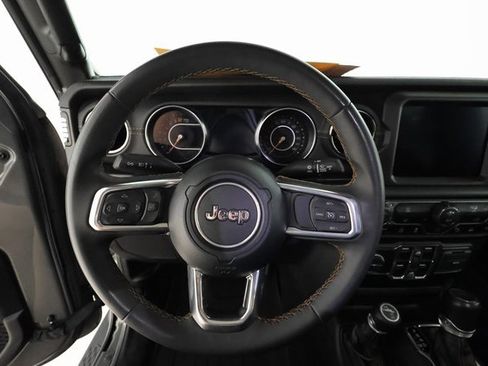 Used 2023 Jeep Gladiator Overland image 12
