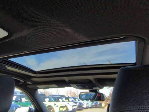 Used 2018 BMW 330i Sedan image 23