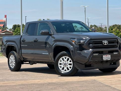 Certified 2025 Toyota Tacoma SR5 AWD/4WD image 2