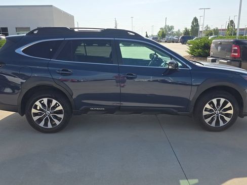 Used 2025 Subaru Outback Limited AWD/4WD image 6