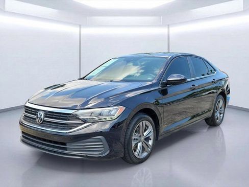 Used 2022 Volkswagen Jetta SE FWD image 2