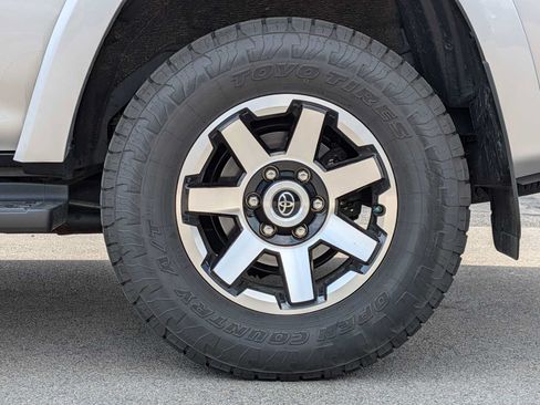 Used 2020 Toyota 4Runner TRD Off-Road AWD/4WD image 13