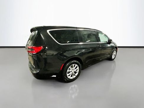 New 2026 Chrysler Pacifica Limited AWD/4WD image 6