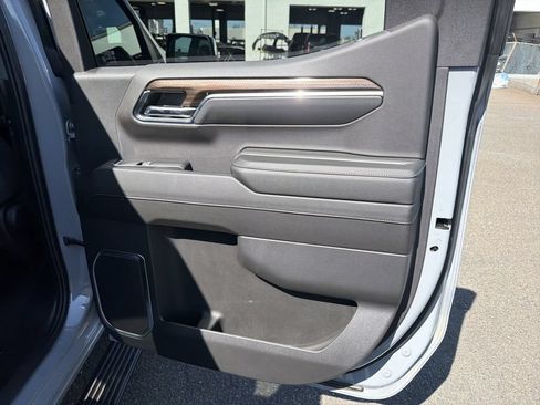 Used 2024 Chevrolet Silverado 1500 LT AWD/4WD image 16