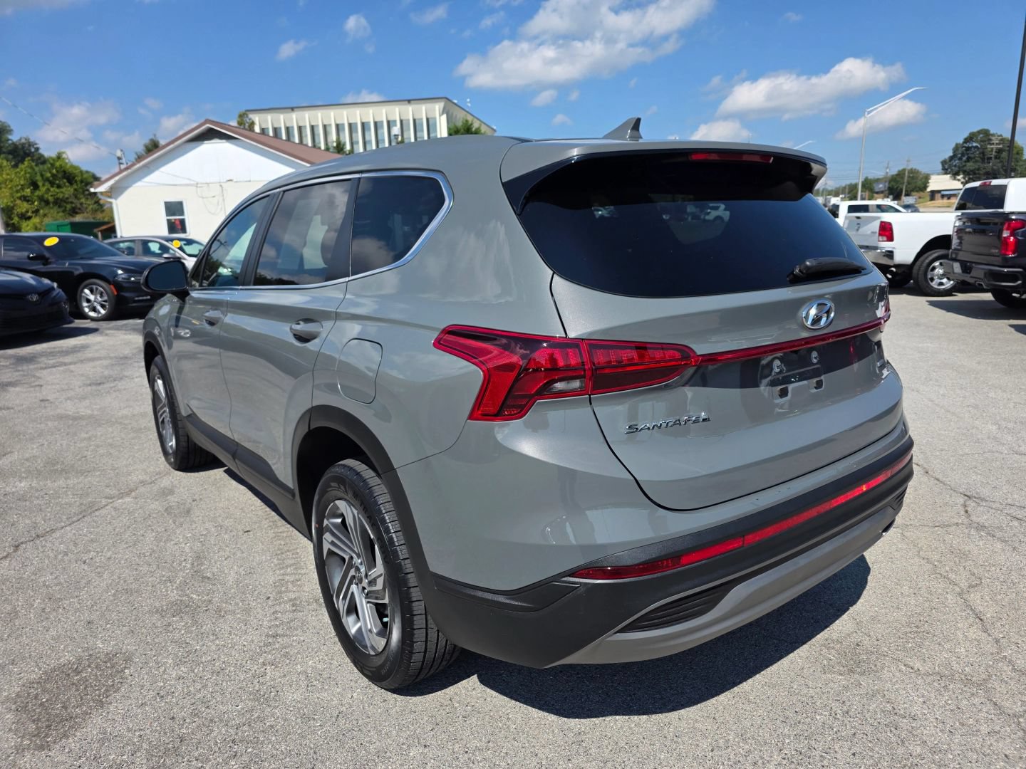 Used 2023 Hyundai Santa Fe SE AWD/4WD image 3