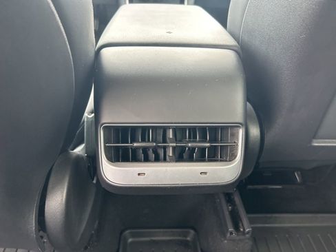 Used 2021 Tesla Model Y Long Range image 21