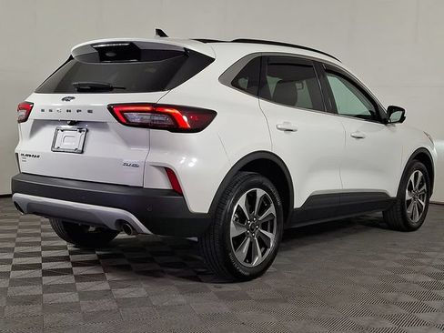 Used 2023 Ford Escape Platinum AWD/4WD image 6