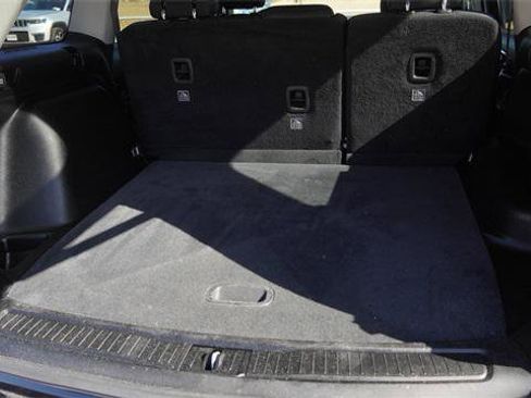 Certified 2023 Jeep Grand Cherokee Laredo w/ Luxury Tech Group I image 12