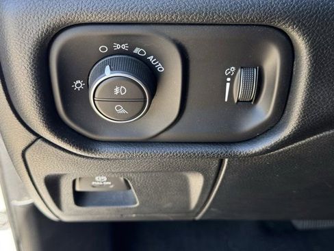 Used 2023 RAM 1500 Big Horn AWD/4WD image 23