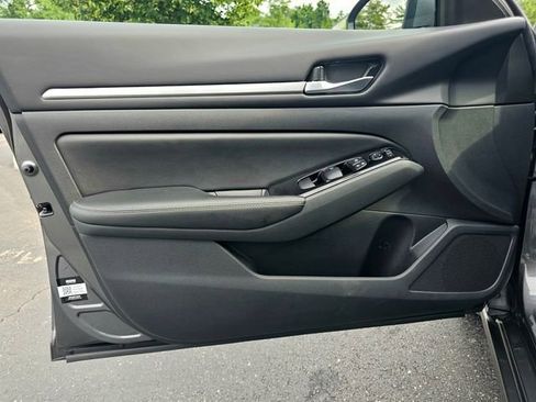 Used 2024 Nissan Altima 2.5 SL FWD image 22
