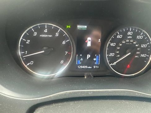 Used 2017 Mitsubishi Outlander SE AWD/4WD image 7