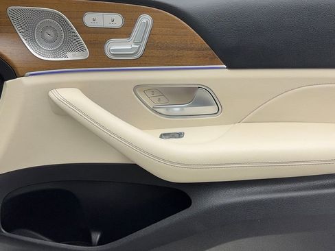 Used 2022 Mercedes-Benz GLE 350 4MATIC w/ AMG Line Exterior image 48