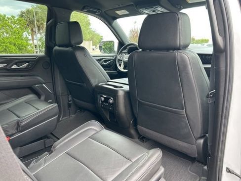 Used 2023 GMC Yukon Denali AWD/4WD image 16