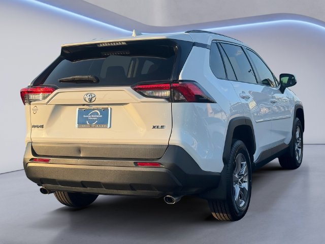 Used 2023 Toyota RAV4 XLE w/ Convenience Package FWD image 5
