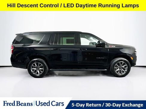 Certified 2023 Chevrolet Suburban Z71 w/ Luxury Package AWD/4WD image 10