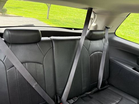 Used 2011 GMC Acadia Denali image 20